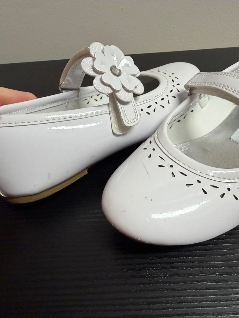 Girls' White Patent Mary Jane Dress Shoes with Floral Accent